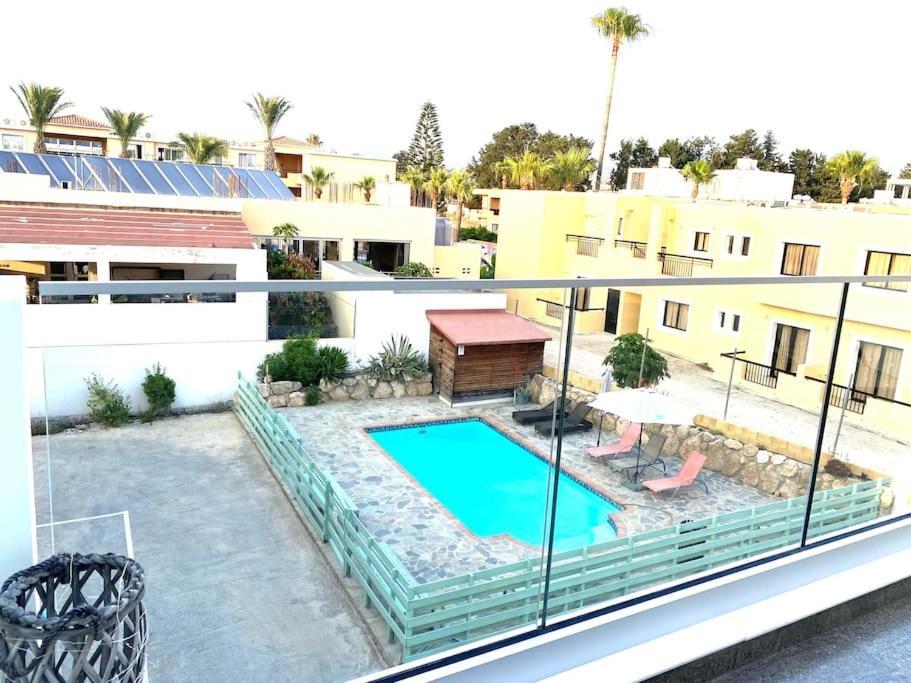 Ev Zin - Modern, Cozy, 1 Bed, Pool, 2 Balconies, A105 Daire Pafos Dış mekan fotoğraf