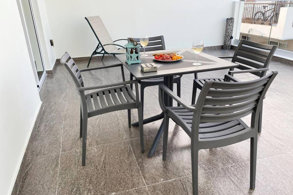 Ev Zin - Modern, Cozy, 1 Bed, Pool, 2 Balconies, A105 Daire Pafos Dış mekan fotoğraf
